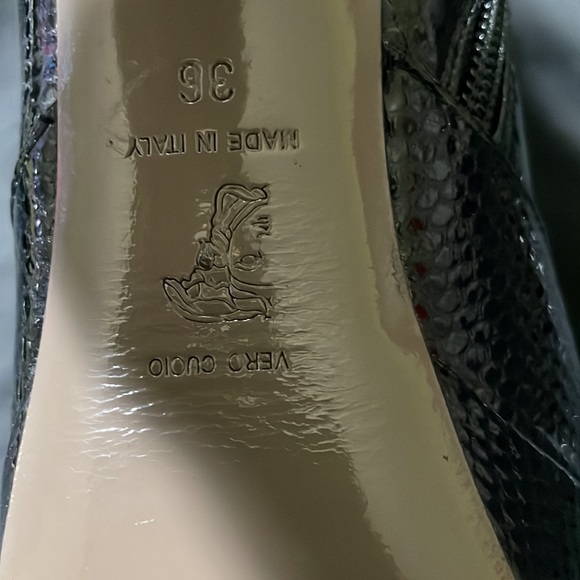 Gorgeous Versace tall platform boots!Black snakeskin!Worn once!Great condition! - Picture 9 of 10